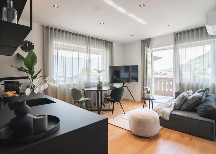 Luxe Vista City Apartments Algund