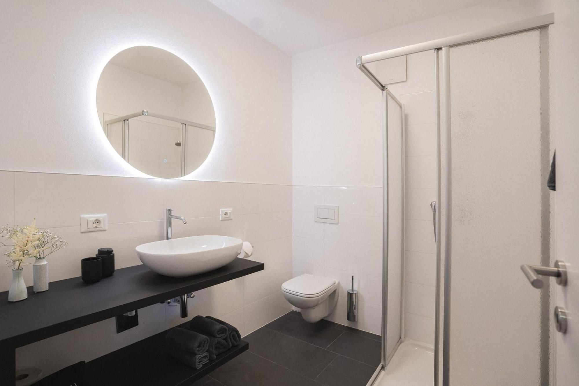 Luxe Vista Apartment