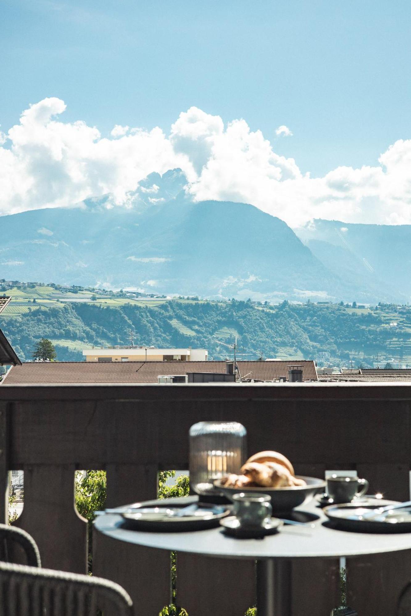 Luxe Vista Apartment