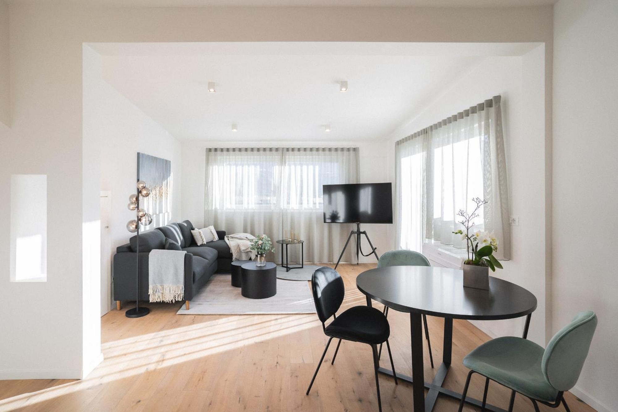 Luxe Vista Apartment *